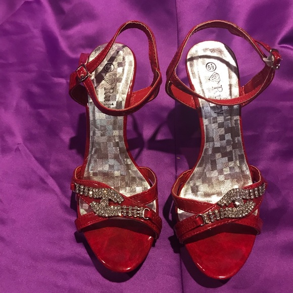 Heels - Picture 2 of 3